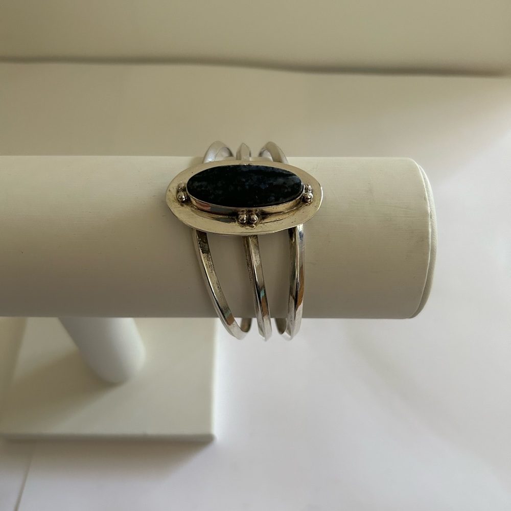 Sterling silver bangle